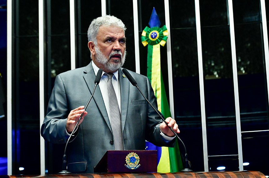 Em discurso, à tribuna, senador Sérgio Petecão (PSD-AC).