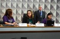 Debatedores pedem conscientização sobre doenças inflamatórias intestinais