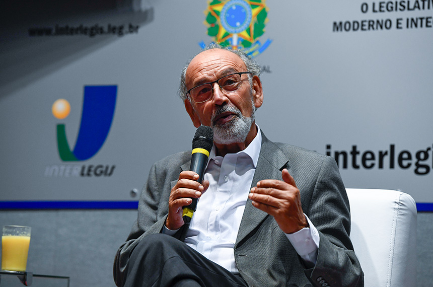 O historiador Antônio Barbosa destacou o papel do Senado na redemocratização - Foto: Roque de Sá/Agência Senado