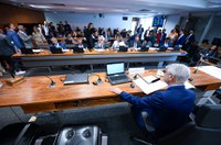 Oposição critica atas de reuniões e obstrui votações da CAS