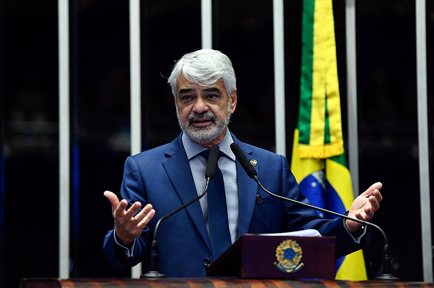 Em discurso, à tribuna, senador Humberto Costa (PT-PE).