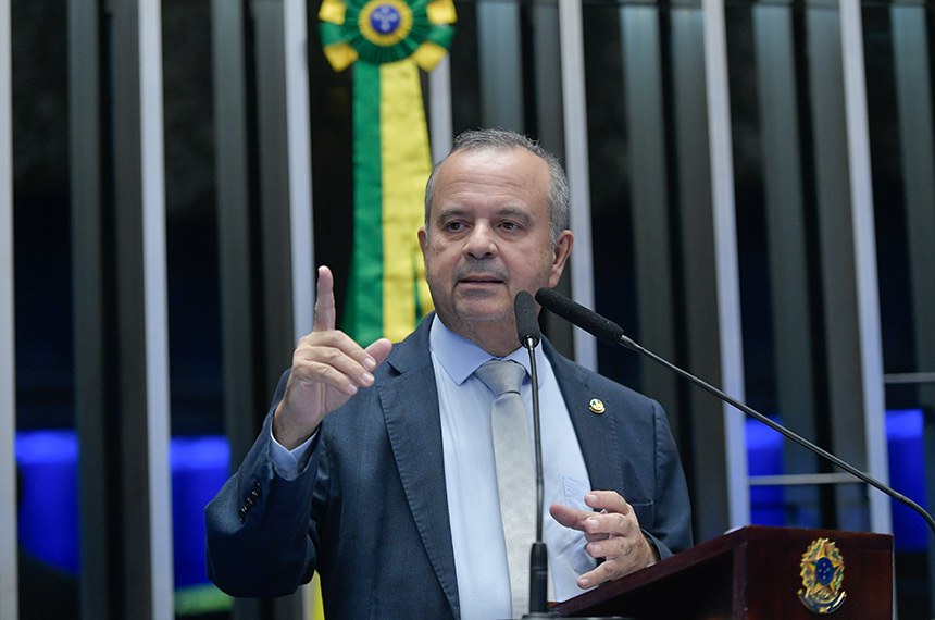Em discurso, à tribuna, senador Rogerio Marinho (PL-RN).