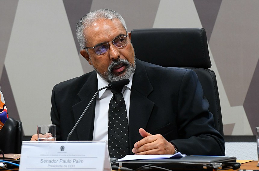 Mesa: 
presidente da CDH, senador Paulo Paim (PT-RS) - em pronunciamento.
