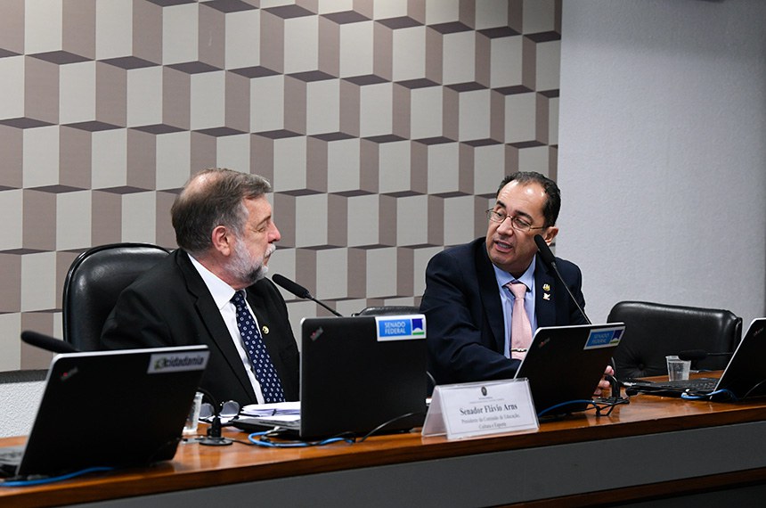 Mesa: 
presidente da CE, senador Flávio Arns (PSB-PR); 
senador Jorge Kajuru (PSB-GO).