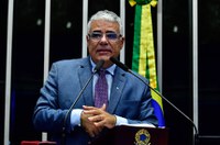 Girão cobra Senado e diz que Moraes quer calar críticos do 'sistema'