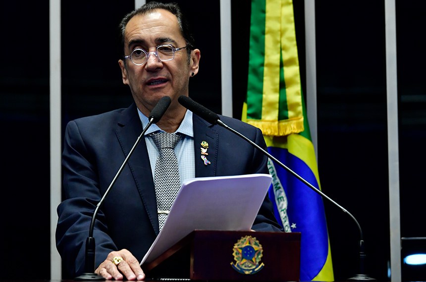 Em discurso, à tribuna, senador Jorge Kajuru (PSB-GO).