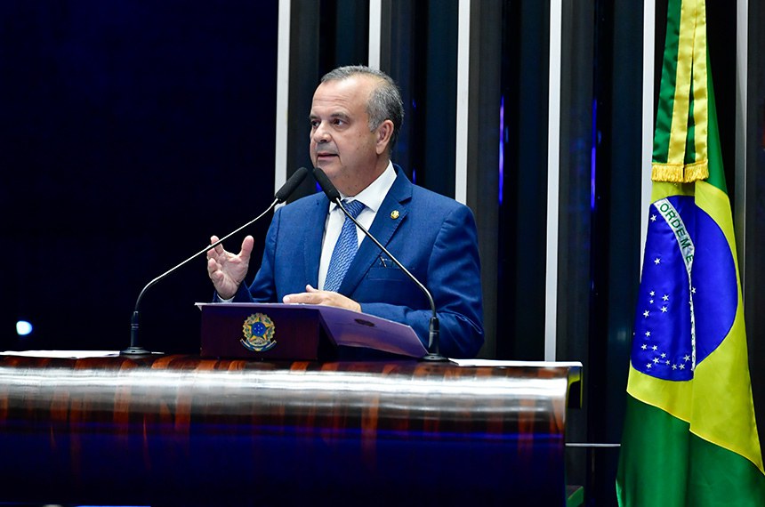 Em discurso, à tibuna, senador Rogerio Marinho (PL-RN).