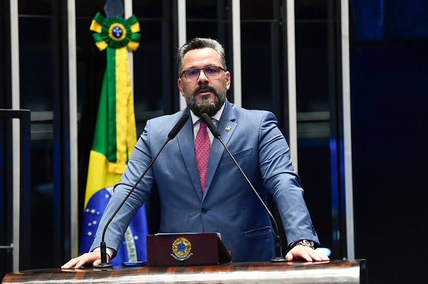 Em discurso, à tribuna, senador Alan Rick (União-AC).