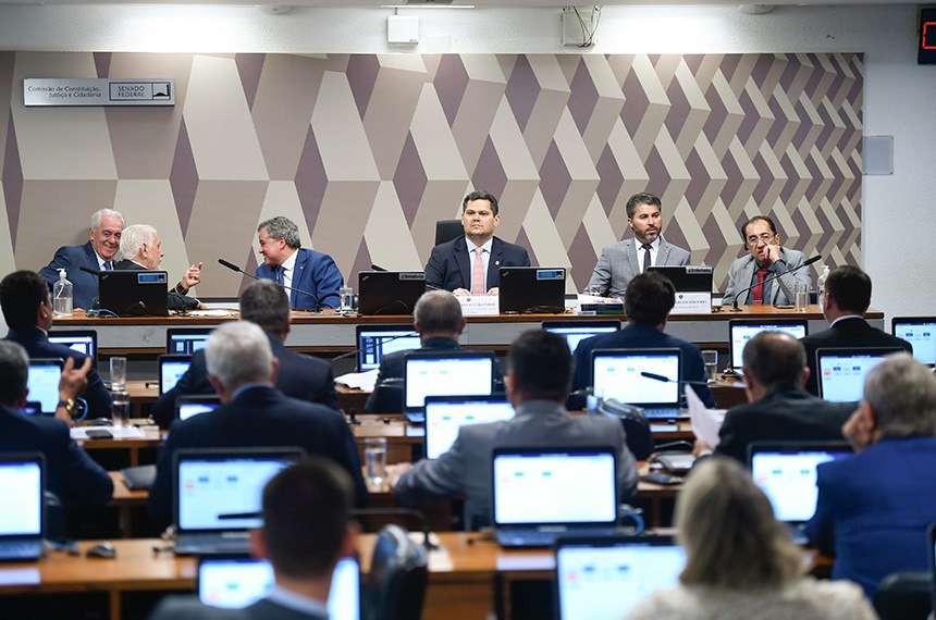 Mesa: 
senador Jaques Wagner (PT-BA); 
senador Otto Alencar (PSD-BA);
senador Efraim Filho (União-PB); 
presidente da CCJ, senador Davi Alcolumbre (União-AP); 
vice-presidente da CCJ, senador Marcos Rogério (PL-RO);
senador Jorge Kajuru (PSB-GO).
