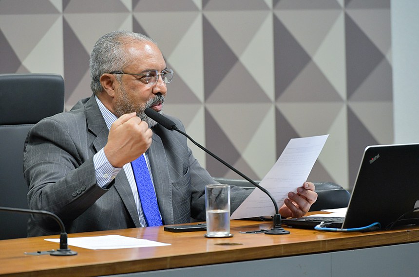 Mesa: 
presidente da CDH, senador Paulo Paim (PT-RS).