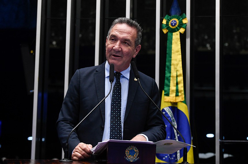 Na ordem do dia, a PEC 72/2023, que altera o art. 155 da Constituição Federal para conceder imunidade do Imposto sobre a Propriedade de Veículos Automotores a veículos terrestres de passageiros com vinte anos ou mais de fabricação.