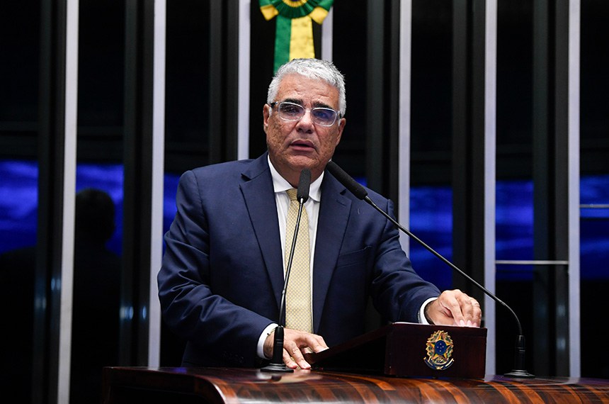 Em discurso, à tribuna, senador Eduardo Girão (Novo-CE).