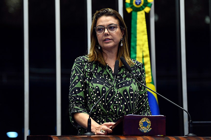 Em discurso, à tribuna, senadora Leila Barros (PDT-DF).