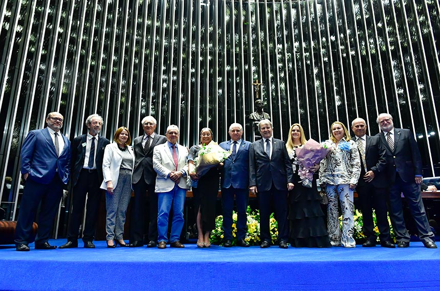 Além de filhos e da viúva de Paolinelli, sessão reuniu amigos, colegas e autoridades na celebração do legado do ex-ministro - Foto: Waldemir Barreto/Agência Senado