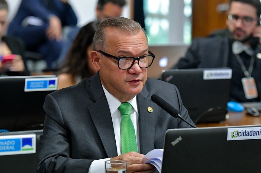 Em pronunciamento, à bancada, senador Wellington Fagundes (PL-MT).
