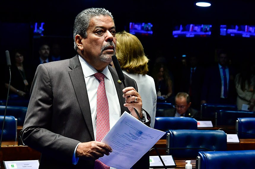 À bancada, em pronunciamento, senador Dr. Hiran (PP-RR).