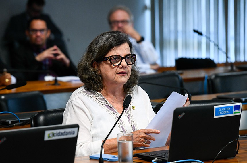 À bancada, em pronunciamento, relatora do PL 4.088/2023, senadora Teresa Leitão (PT-PE).