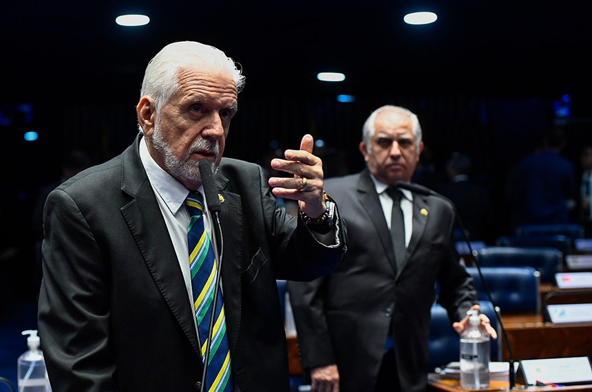 Bancada:
líder do governo no Senado Federal, senador Jaques Wagner (PT-BA) em pronunciamento;
senador Izalci Lucas (PSDB-DF).