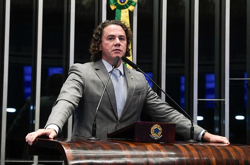 Em discurso, à tribuna, senador Veneziano Vital do Rêgo (MDB-PB).