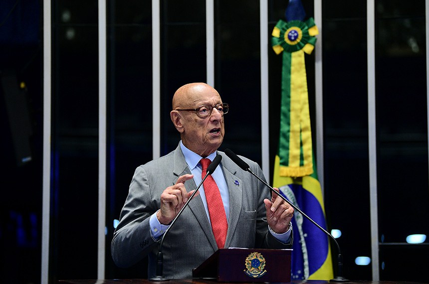 Em discurso, à tribuna, senador Esperidião Amin (PP-SC).