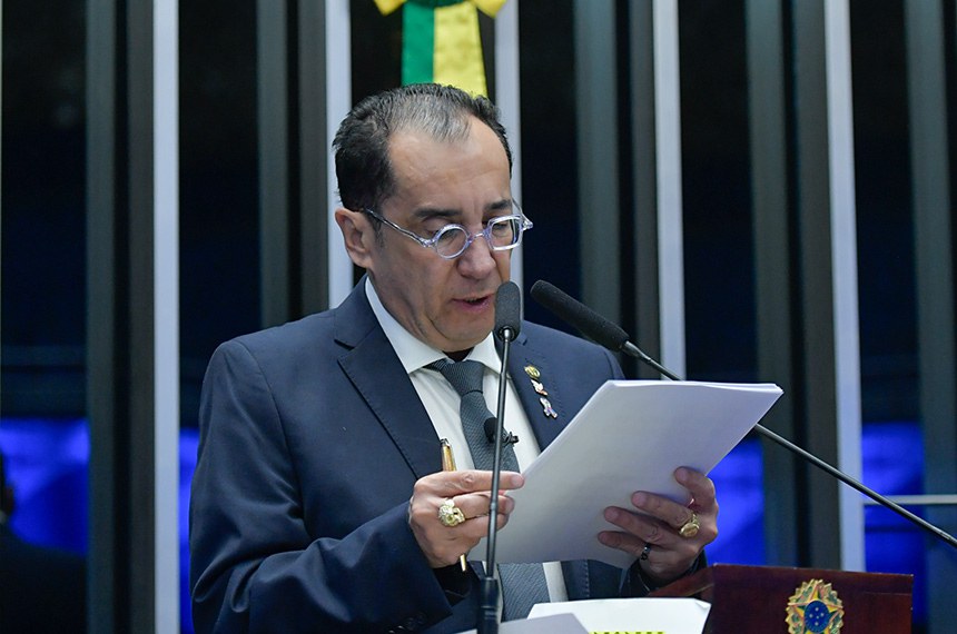 Em discurso, à tribuna, senador Jorge Kajuru (PSB-GO).