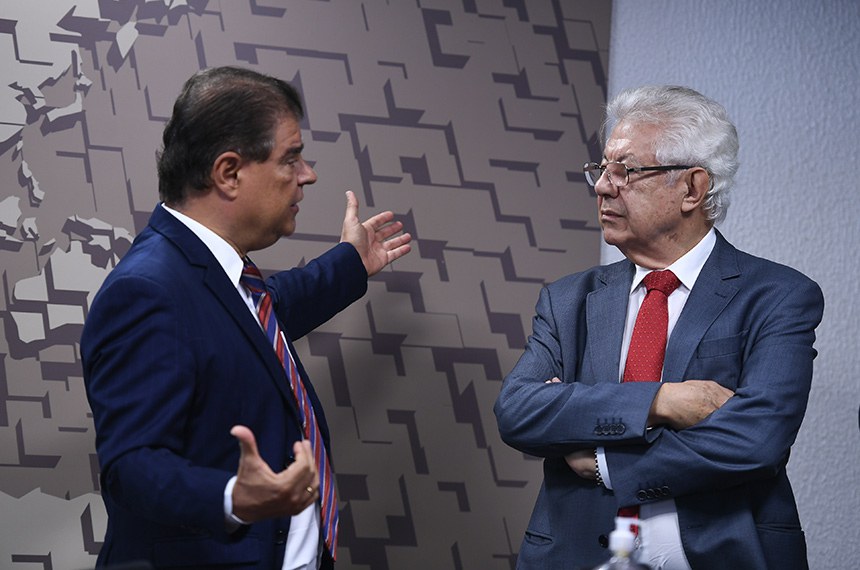 Mesa:
presidente da CPCMS, senador Nelsinho Trad (PSD-MS);
deputado Arlindo Chinaglia (PT-SP).