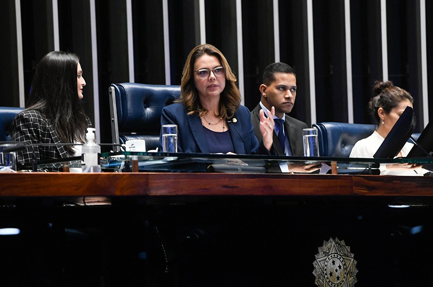 Mesa:
presidente da Agência Nacional de Águas e Saneamento Básico, Verônica Sánchez da Cruz Rios;
presidente e requerente desta sessão, senadora Leila Barros (PDT-DF);
secretário desta sessão;
diretora do Departamento de Revitalização de Bacias Hidrográficas e Acesso à Água do Ministério do Meio Ambiente e Mudança do Clima, Iara Bueno Giacomini.
