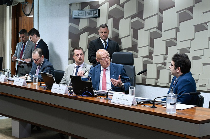 Mesa:
procurador-geral do Estado de Santa Catarina, Márcio Vicari;
diretor do Tesouro Estadual do Estado de Santa Catarina, Clóvis Renato Squio;
presidente eventual da CAE, senador Esperidião Amin (PP-SC);
chefe do Núcleo de Assuntos Legislativos da Secretaria do Tesouro Nacional, Carlos Gadelha.
