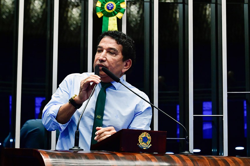 Em discurso, à tribuna, senador Magno Malta (PL-ES).
