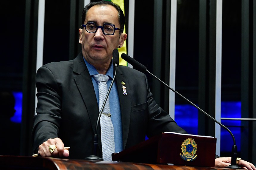 Em discurso, à tribuna, senador Jorge Kajuru (PSB-GO).