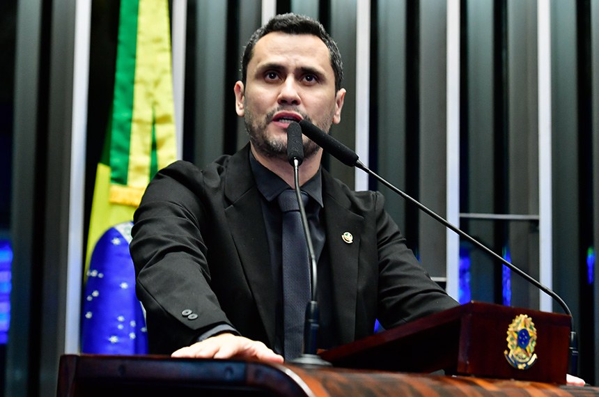 Em discurso, à tribuna, senador Cleitinho (Republicanos-MG).