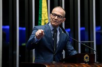 Contarato diz que Senado faz movimento contra população menos favorecida