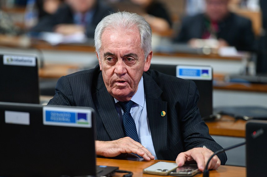 Em pronunciamento, à bancada, senador Otto Alencar (PSD-BA).