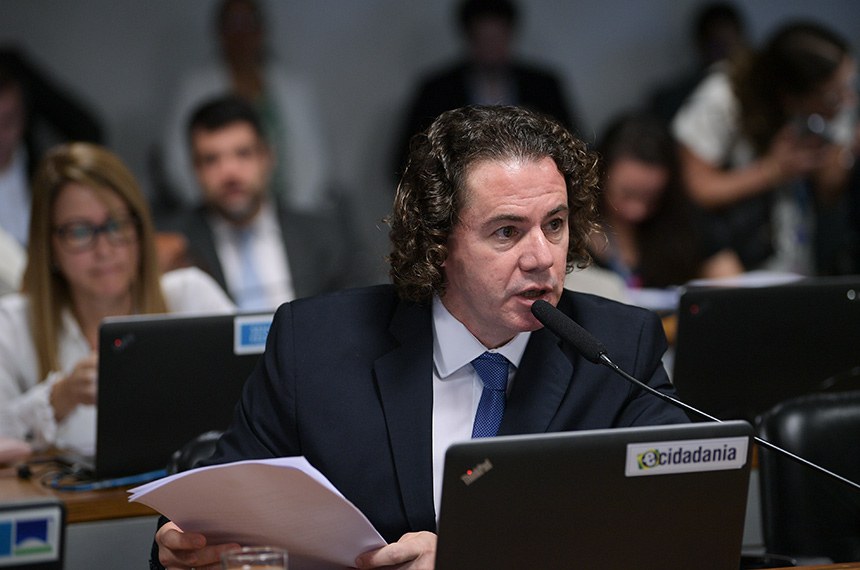 À bancada, em pronunciamento, relator Ad hoc do PL 2.791/2019, senador Veneziano Vital do Rêgo (MDB-PB).