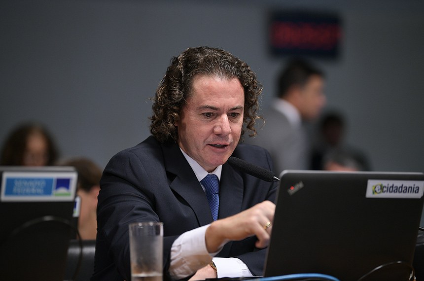 À bancada, em pronunciamento, relator Ad hoc do PL 2.791/2019, senador Veneziano Vital do Rêgo (MDB-PB).