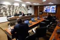 Debatedores defendem volta da cidade e UF de origem nas placas dos veículos