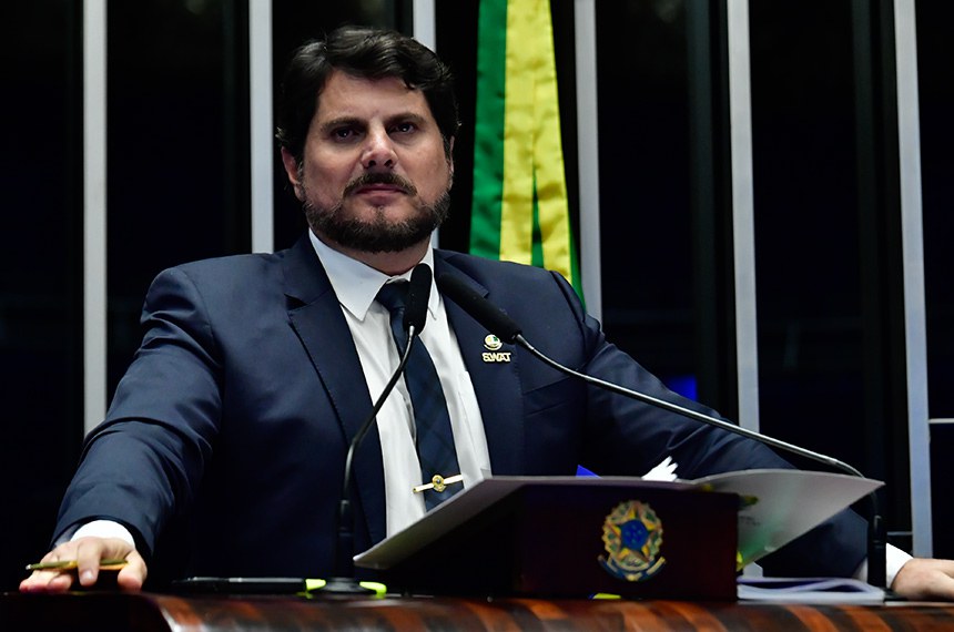 Em discurso, à tribuna, senador Marcos do Val (Podemos-ES).