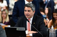 CCJ aprova parcelamento de dívidas e limite para precatórios de municípios