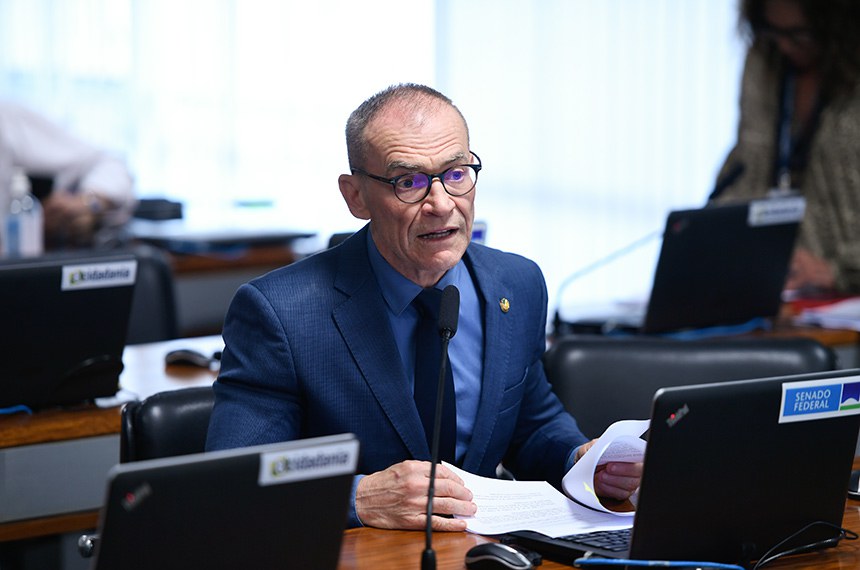 À bancada, em pronunciamento, relator do PL 380/2023, senador Fabiano Contarato (PT-ES).