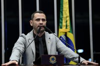 Cleitinho defende convocação da ministra da Saúde para explicar gastos