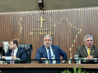 Petecão pede ao governo que ouça quem conhece a realidade da Amazônia