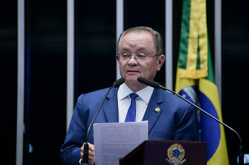 À tribuna, em discurso, senador Zequinha Marinho (Podemos-PA). 