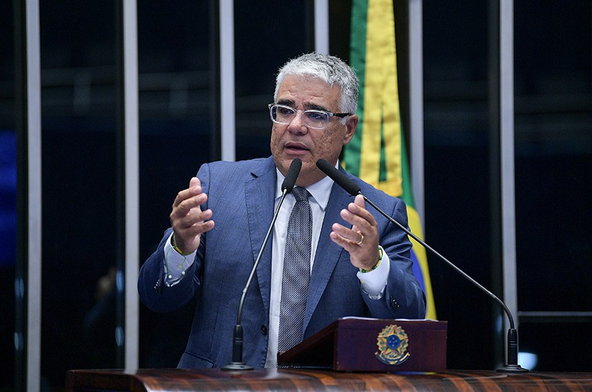 Em discurso, à tribuna, senador Eduardo Girão (Novo-CE).