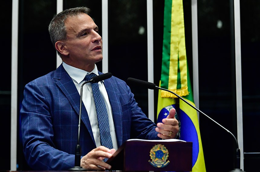 Em discurso, à tribuna, senador Marcio Bittar (União-AC).