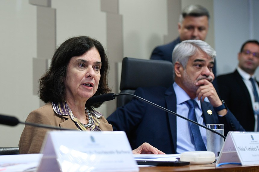 Mesa: 
secretário-executivo do Ministério da Saúde, Swedenberger do Nascimento Barbosa; 
ministra de Estado da Saúde, Nísia Verônica Trindade Lima - em pronunciamento; 
presidente da CAS, senador Humberto Costa (PT-PE).
