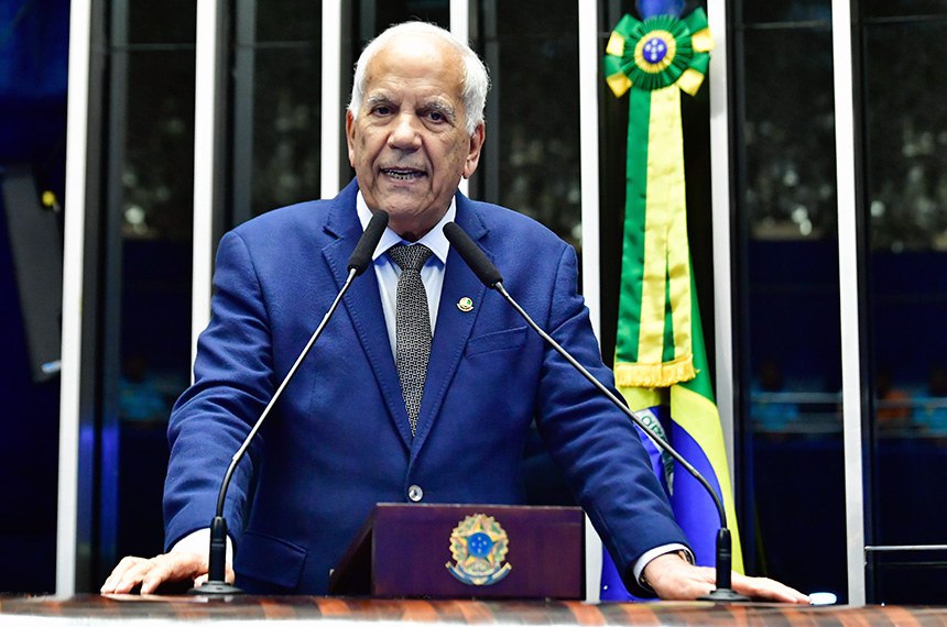 Em discurso, à tribuna, senador Oriovisto Guimarães (Podemos-PR).