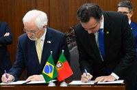 Senado assina acordo para valorizar língua portuguesa