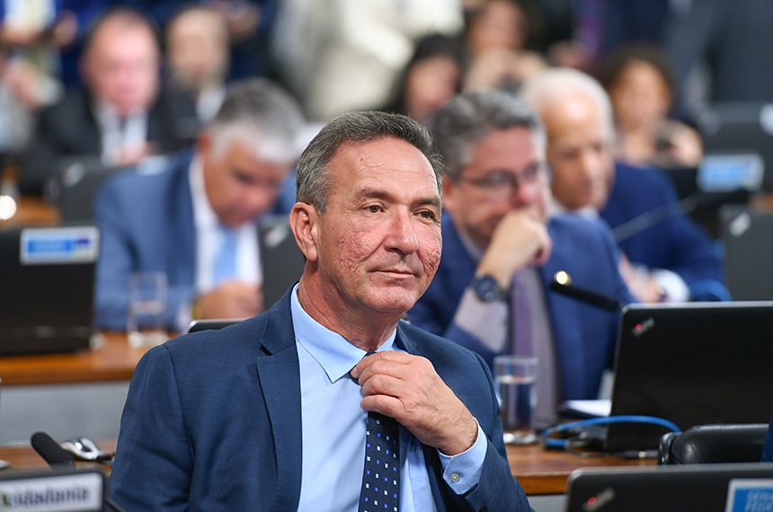 À bancada, senador Lucas Barreto (PSD-AP).