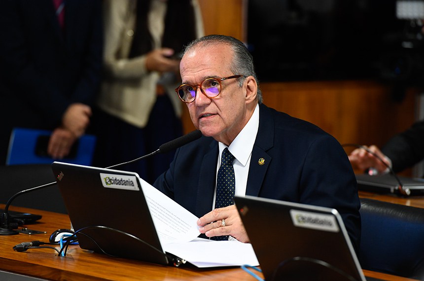 Em pronunciamento, à bancada, relator do PL 4.364/2023 e do PRS 88/2023, senador Fernando Dueire (MDB-PE).