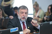 Comissão debate cobertura de cirurgia intrauterina pelo SUS